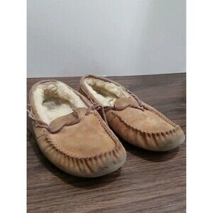 Ugg dakota slippers womens Size 8 brown